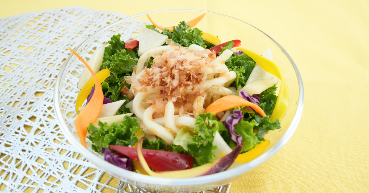 【カリーノケール】夏バテ予防にも！野菜たっぷりサラダうどん